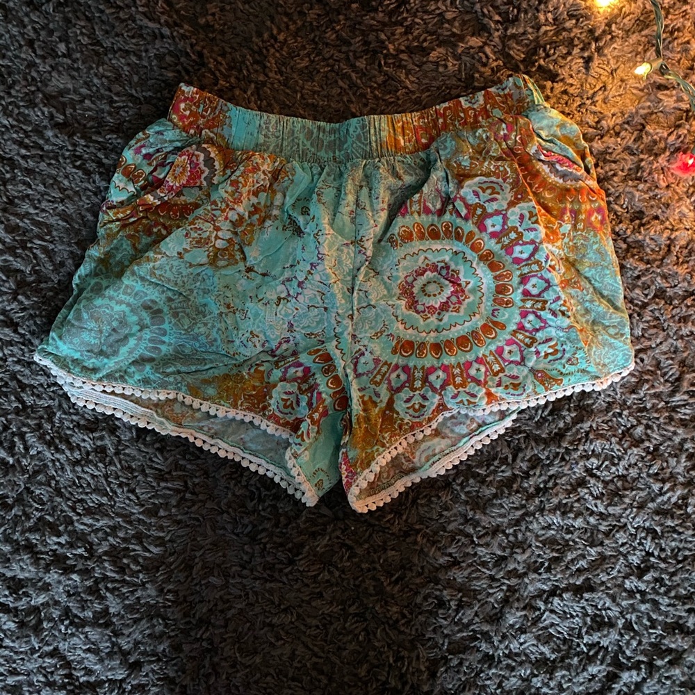 ⭐️flowy shorts